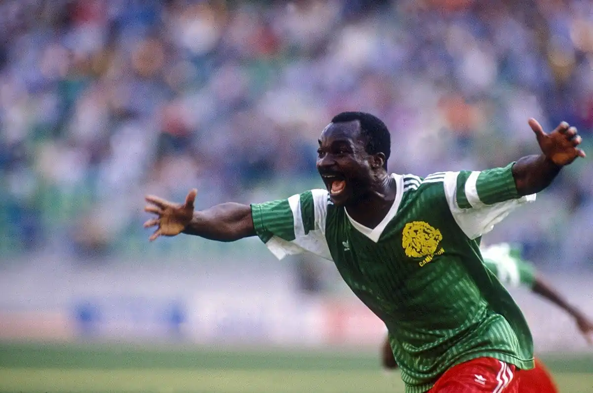 Top 10 Cầu Thủ Lớn Tuổi Nhất Từng Thi Đấu Tại World Cup 10 Roger Milla (Cameroon)