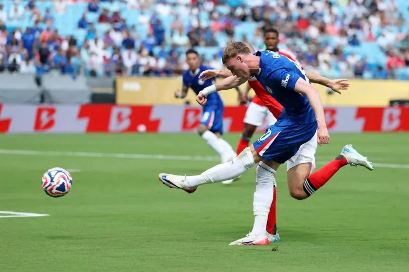 cole palmer shoots against benfica 68609d10545b5