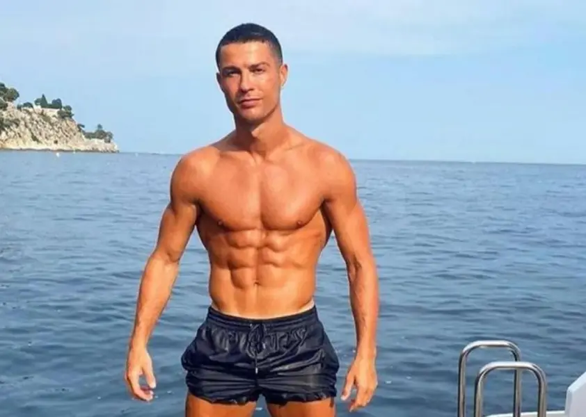 cristiano ronaldo physique2 687ae3a8142c8