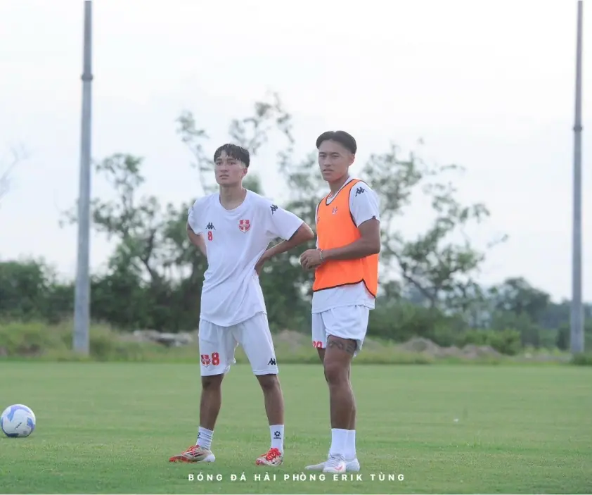 viet kieu mai cong thanh tap luyen cung clb hai phong 6890bef132b7e
