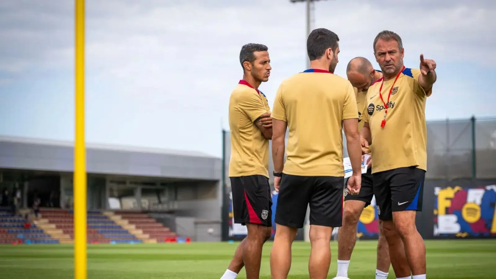 1641080 hansi flick backroom staff with thiago alcantara16