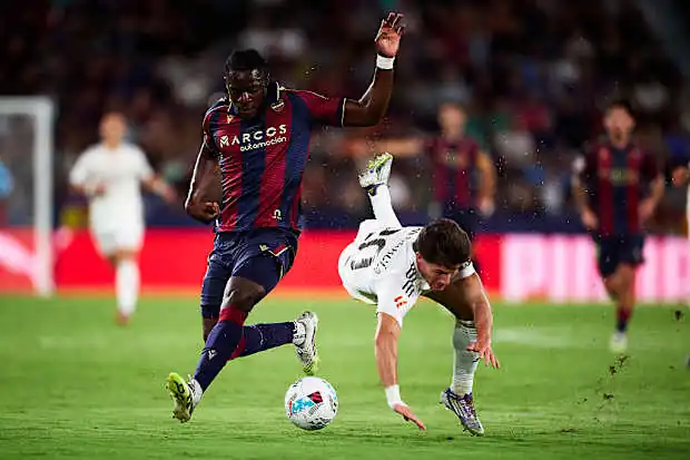 Barca muốn ra đi ngay trong kỳ chuyển nhượng mùa Đông này