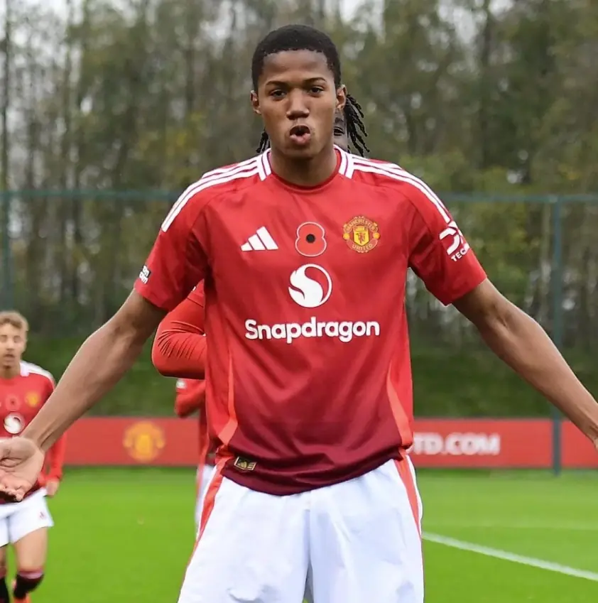 “Thần đồng 17 tuổi lập kỷ lục 50 bàn cho MU gây sốt”