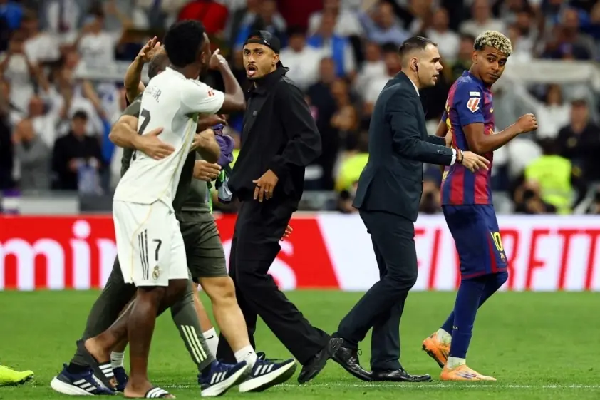 CĐV Barca phẫn nộ vì Yamal ‘quá trẻ’, nhắc đến Messi