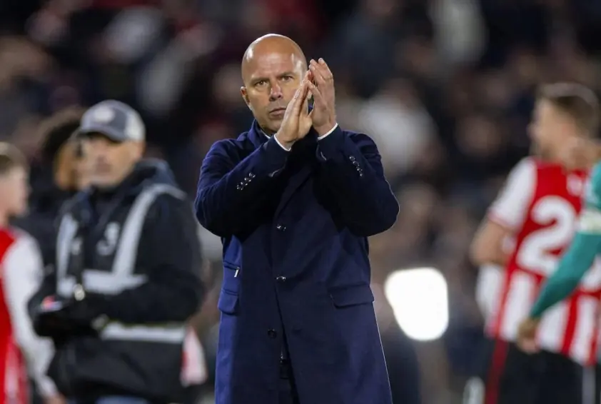 Chuyển nhượng ngày 31/10: HLV mới thay Arne Slot và MU lôi kéo sao Bundesliga