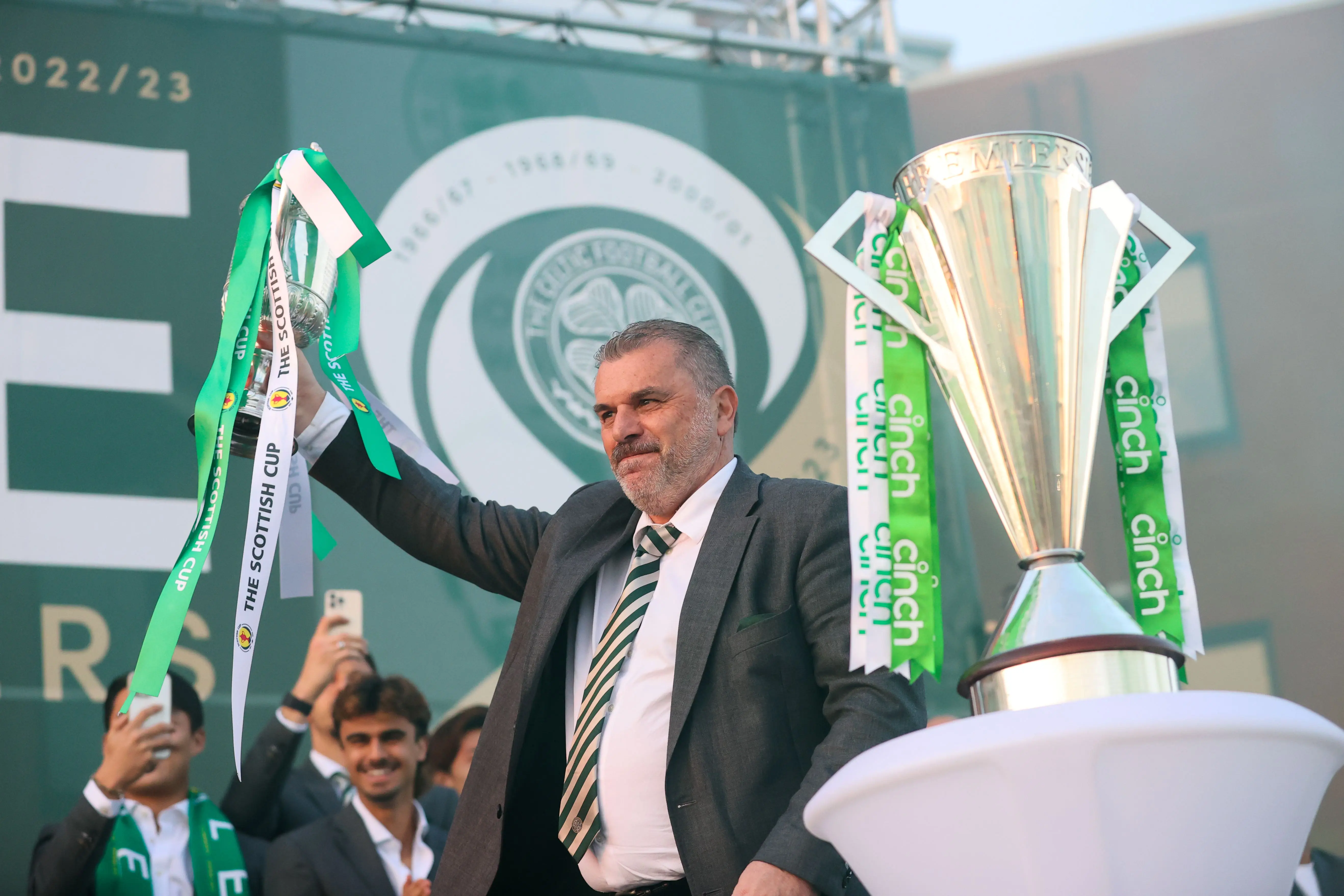 Cựu HLV Liverpool từ chức, Postecoglou sắp trở lại châu Âu