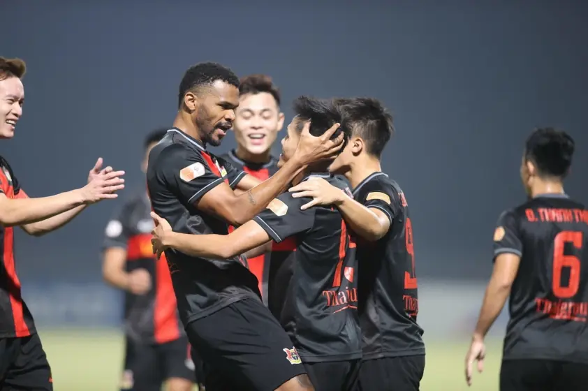 Vòng 8 V-League: Cuộc đua trở nên kịch tính hơn bao giờ hết