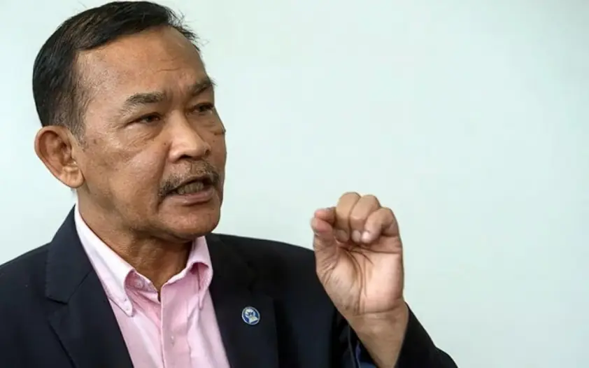 Tổng thư ký FAM bị chỉ trích vì gặp Chủ tịch FIFA giữa lúc rối ren