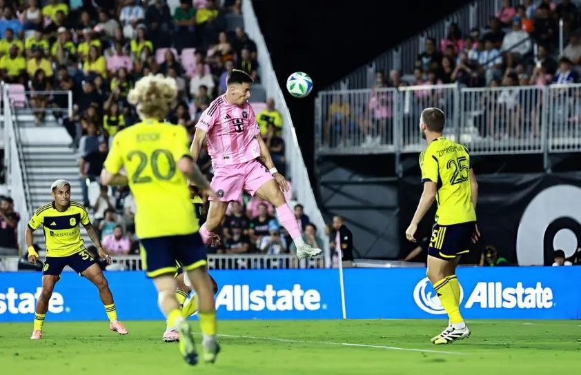 Messi ghi hai bàn, Inter Miami thắng dễ Nashville