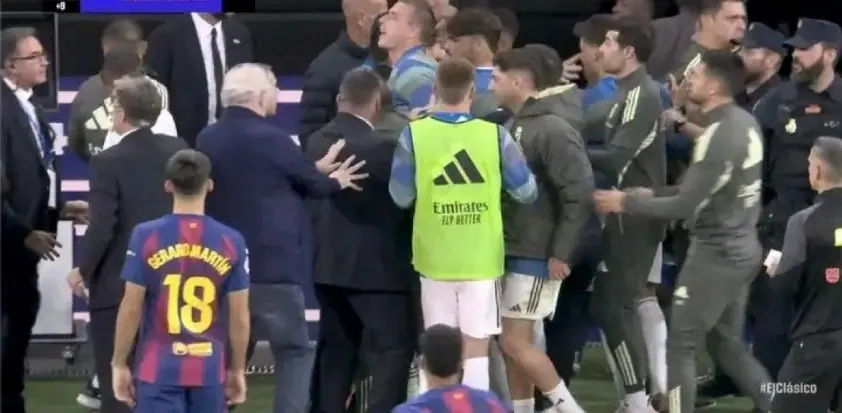 Ngôi sao Real Madrid bị phạt sau trận chiến với Barcelona