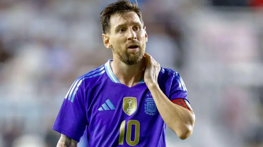 “Sếp lớn Ả Rập lý giải vì sao không mời Messi về đội”