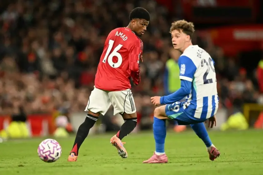 VAR lại gây xôn xao trận MU gặp Brighton
