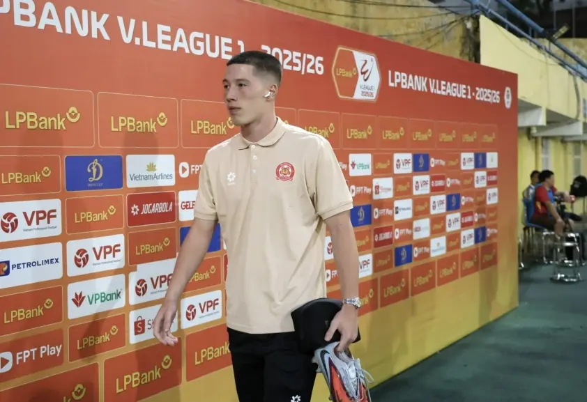 “Tiền đạo Việt kiều cao 1m90 tiếp tục đá chính ở V-League”
