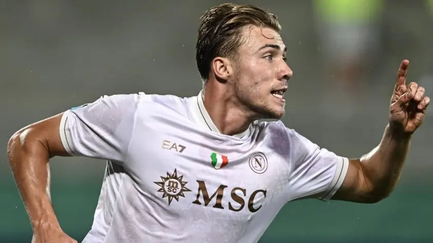 MU sắp hoàn tất hợp đồng với tiền đạo ghi 4 bàn/mùa