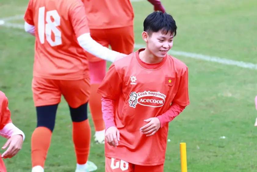 “Hot girl ĐT Việt Nam chỉ ra cầu thủ trẻ nổi bật trước SEA Games 33”