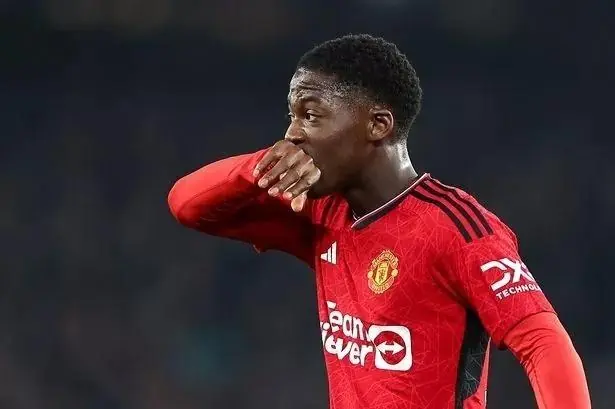 Chuyển nhượng MU 11/11: Mất trắng 73 triệu bảng; Sao trẻ thờ ơ với CLB