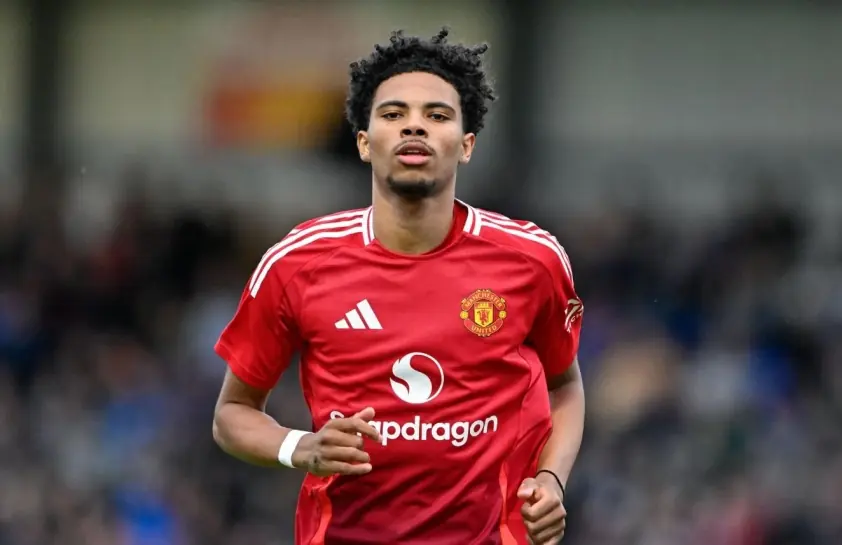 “Cầu thủ MU khiến cả nước Anh xôn xao”