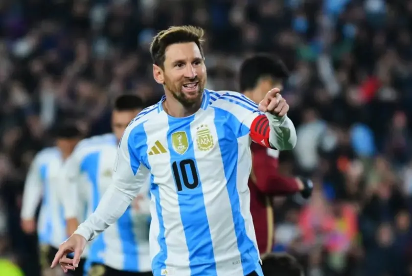 Messi trở lại châu Âu sau 4 tháng, cùng nhà vô địch bắt đầu Champions League?