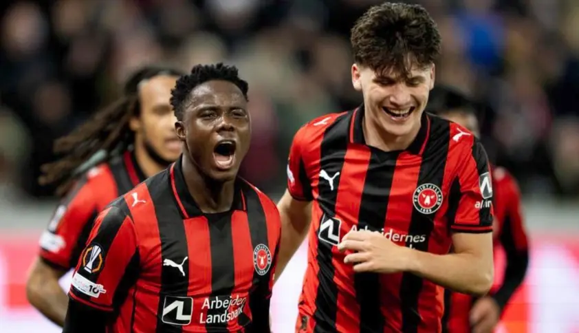 Cúp C2 7/11: Bất ngờ ngôi đầu, Roma và Aston Villa tận hưởng victory