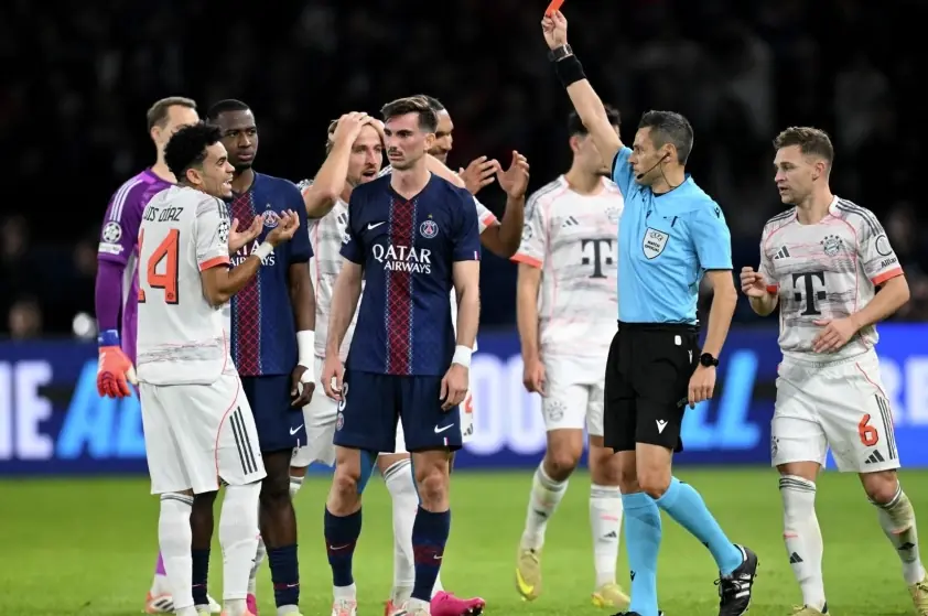 Bayern Munich thắng PSG dù chỉ đá với đội hình thiếu người