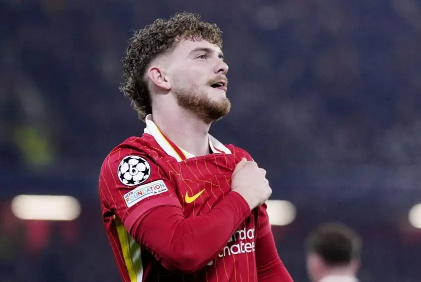 Liverpool bất ngờ ra quyết định về ‘báu vật tuyến giữa’ giữa lúc sốt ruột.