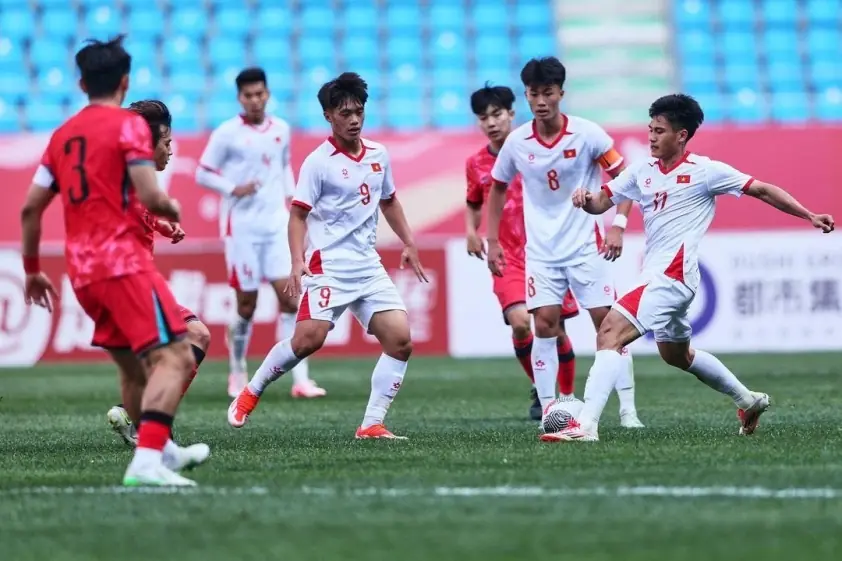 HLV Trung Quốc và Uzbekistan đặc biệt thận trọng trước U22 Việt Nam