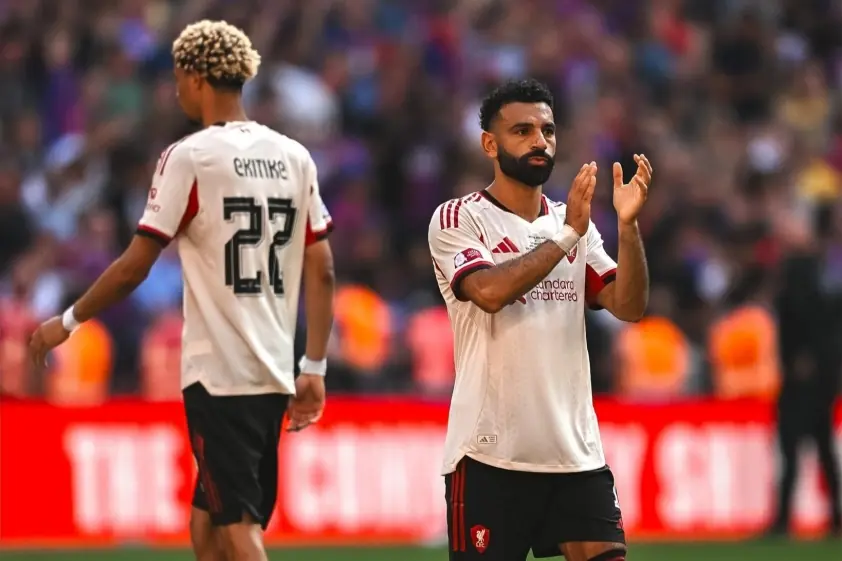 Đội bóng huyền thoại châu Âu chi 440 triệu Bảng vẫn lún sâu khủng hoảng