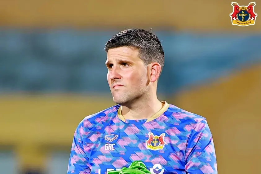 HLV Tây Ban Nha chia sẻ thẳng thắn về cuộc đua V-League năm nay