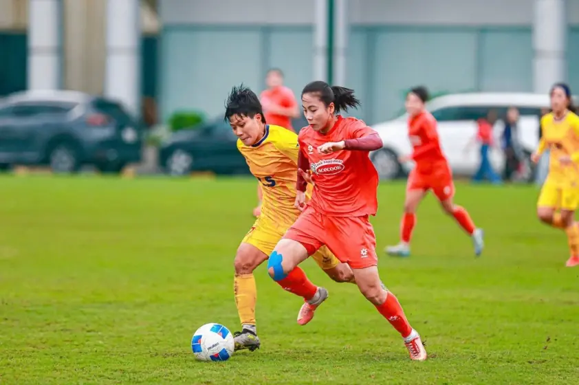 Tuyển Việt Nam thắng Huỳnh Như trong trận cầu 5 bàn đỉnh cao