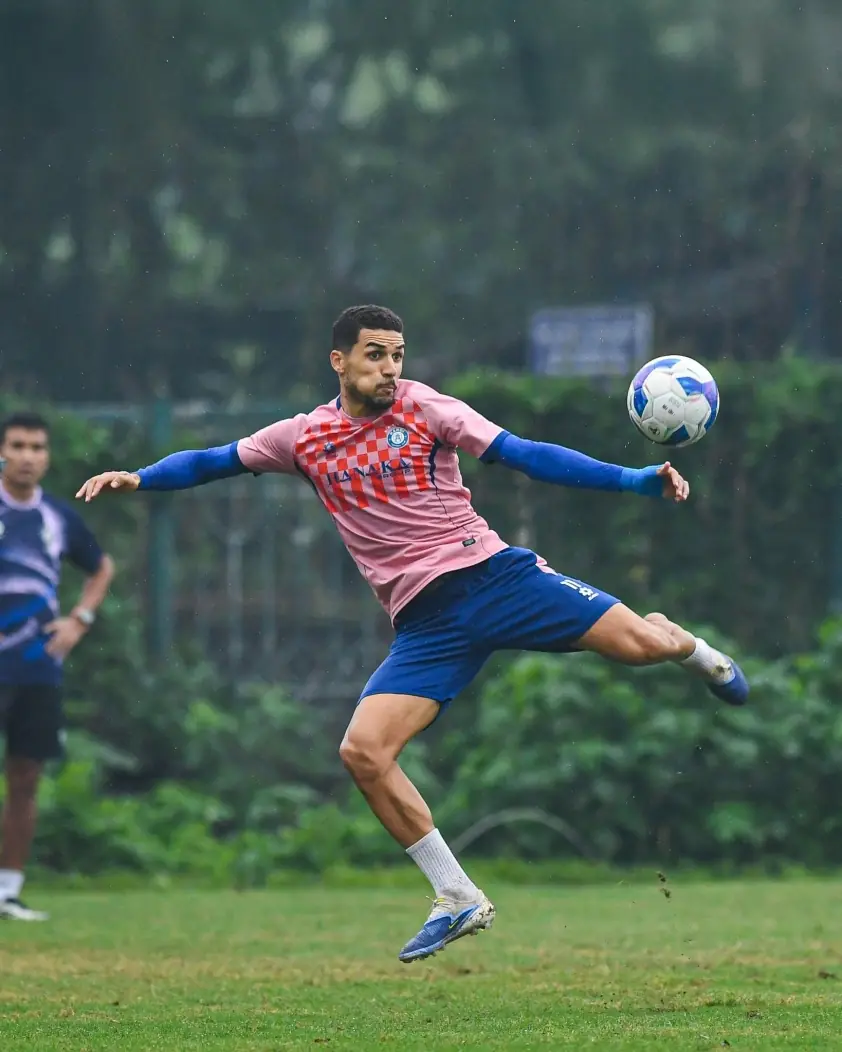 Hoàng Hên bày tỏ cảm xúc đặc biệt trong ngày trở lại Nam Định