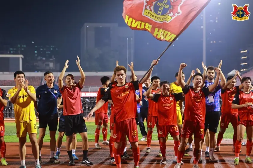 HLV Tây Ban Nha chưa nghĩ đến chức vô địch với Ninh Bình