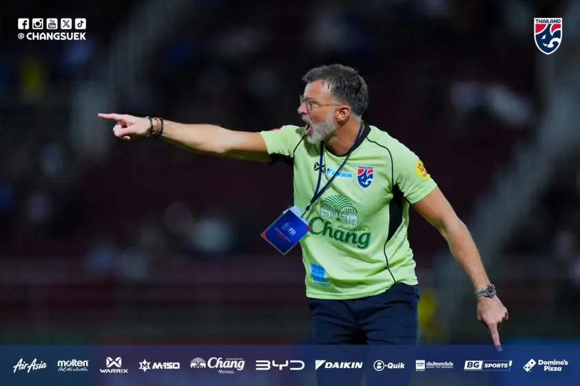 Theerathon chia sẻ thẳng thắn về HLV người Mỹ mới của Thái Lan