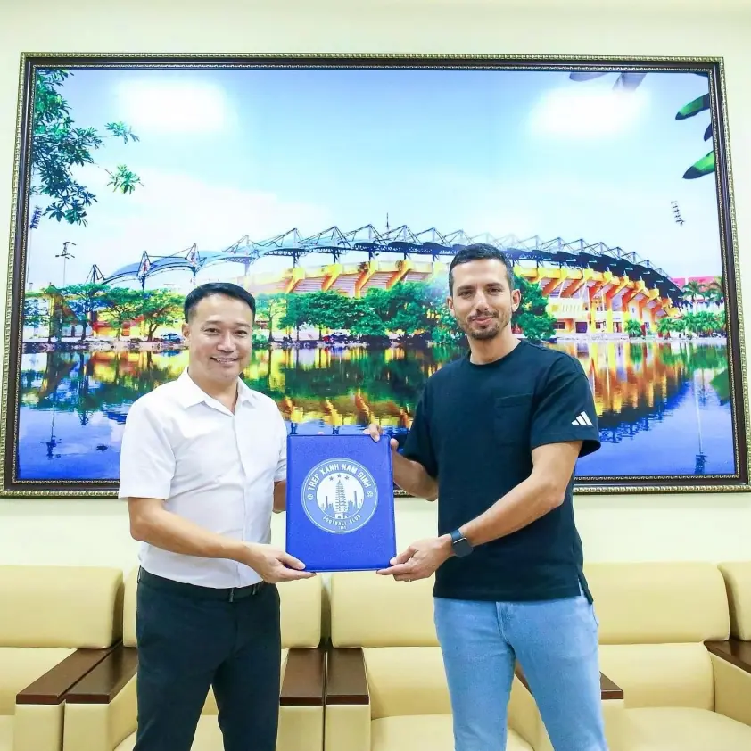 HLV Bồ Đào Nha đã chính thức gia nhập CLB Nam Định