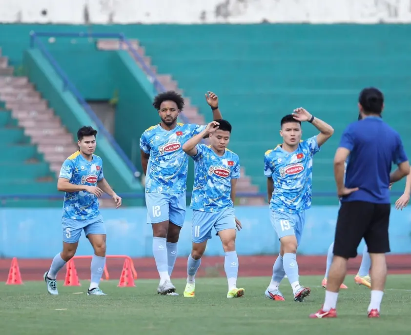 “HLV Kim Sang Sik hân hoan đón tin vui trước trận Việt Nam – Lào”