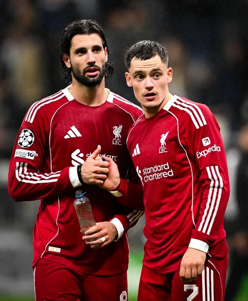 “Liverpool phá hủy hàng tiền vệ vì ‘chiều chuộng’ cầu thủ này”