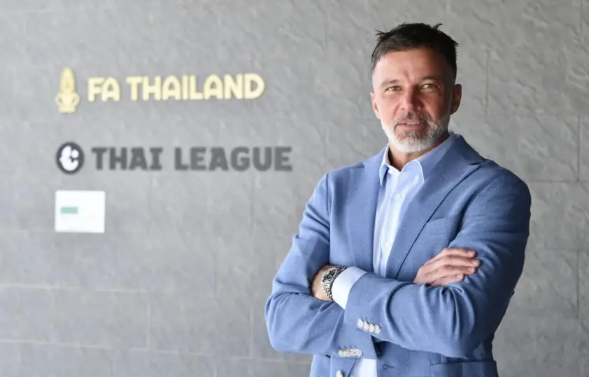 HLV châu Âu ra quyết định gây sốc cho tuyển Thái Lan