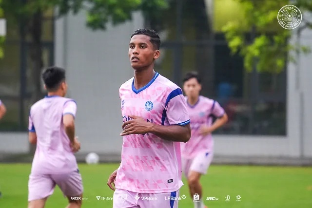 adou minh 01 0717 688436c1a1977