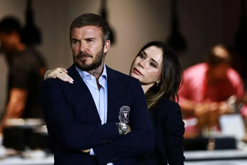 David Beckham chia sẻ thói quen ngủ ảnh hưởng tới vợ mình