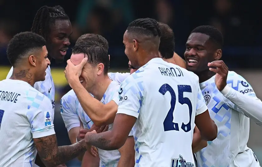 HLV Inter phấn khích tột độ sau bàn thắng ở phút 90+4