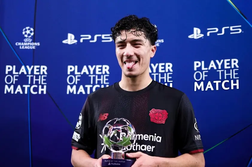 “Sao Việt kiều đắt giá nhất nhận giải thưởng danh giá lịch sử”