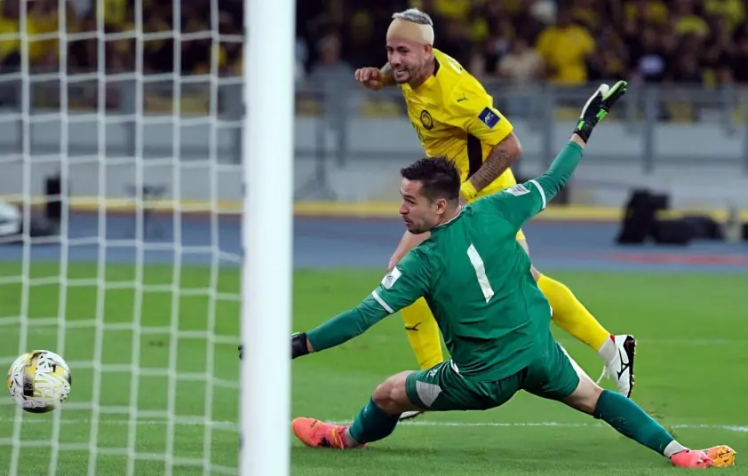 HLV Malaysia bất ngờ phát biểu về án phạt từ FIFA