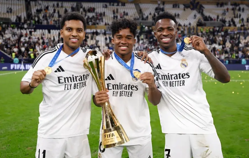 PSG quyết tâm chiêu mộ thần đồng Brazil, sau khi hụt ‘tiểu Messi’