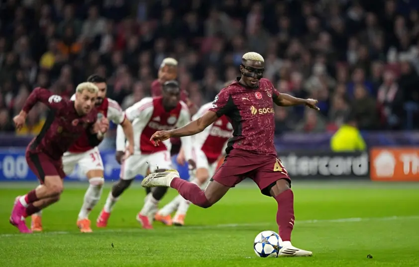 Osimhen ghi hat-trick, Galatasaray quật ngã Ajax tại Champions League