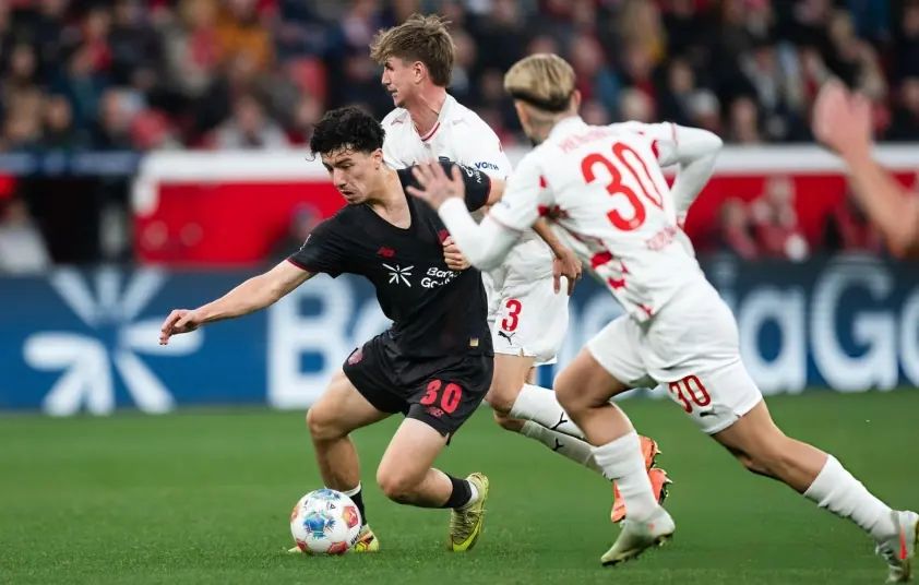 “Sao Việt kiều lập cú đúp, Leverkusen thắng đậm 6-0”