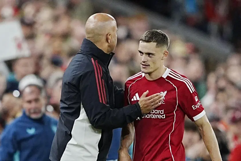 “Bố Wirtz chia sẻ lý do con trai ‘im hơi lặng tiếng’ ở Liverpool”