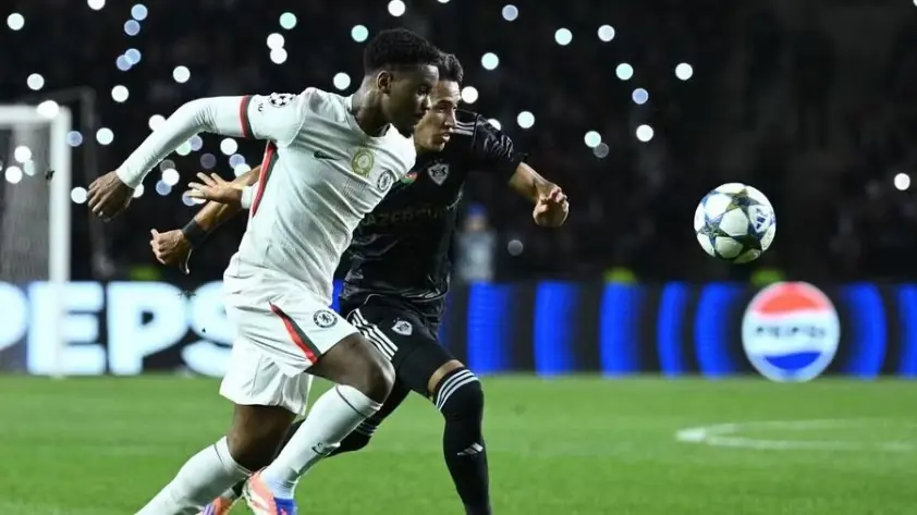 CĐV Chelsea bức xúc trước màn trình diễn tệ hại của trung vệ trẻ