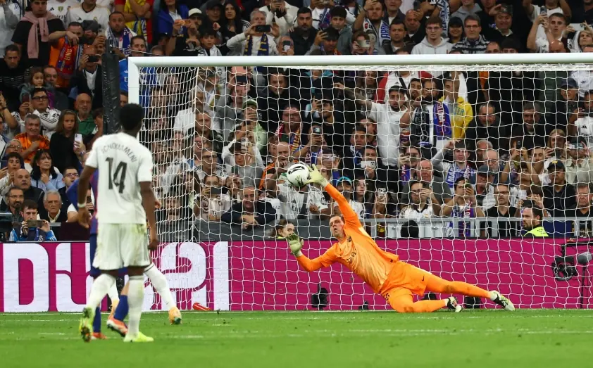 Thủ môn Barca khuyên cả đội tập thiền giống Haaland