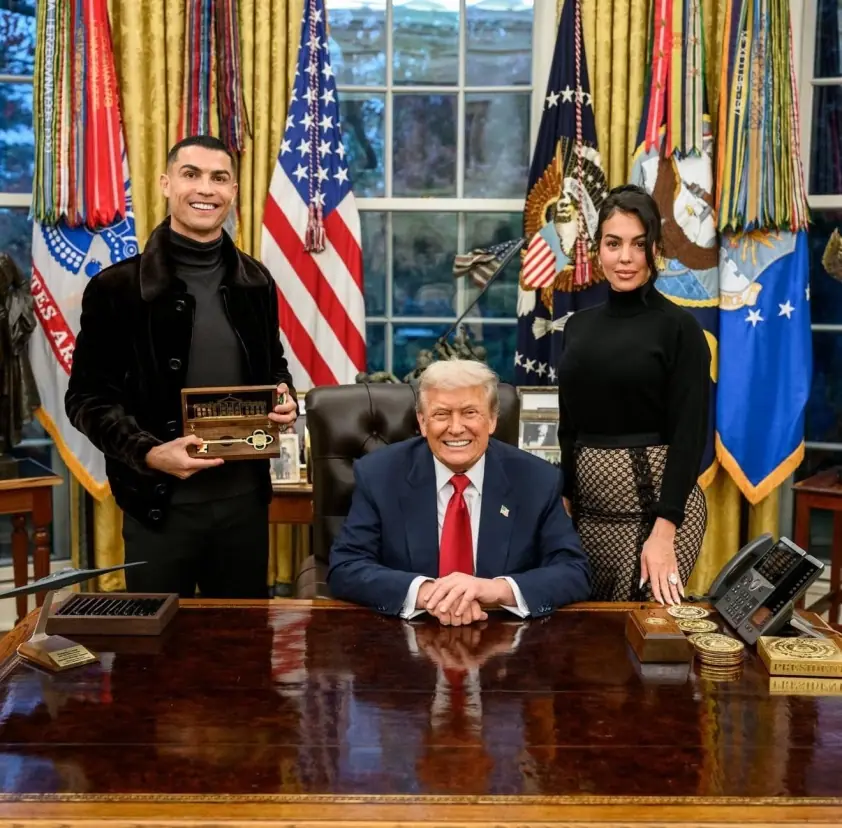 Chị gái Ronaldo lại làm dậy sóng mạng xã hội với phát ngôn về em trai