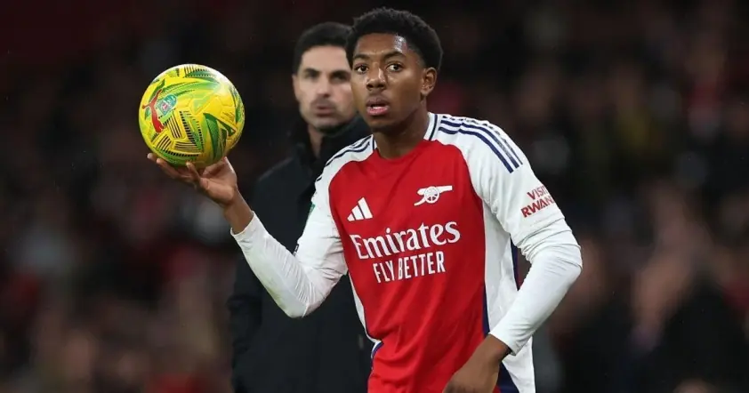 Arsenal kiên quyết bảo vệ tài năng trẻ bất chấp chỉ trích