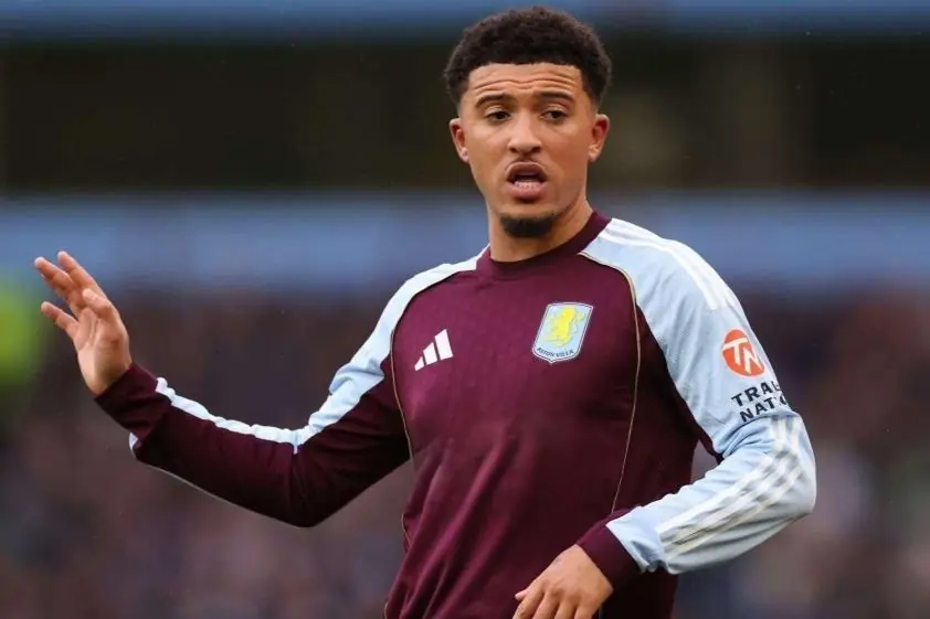 Chuyển nhượng MU 4/11: Ngọc thô gần ra đi, MU tìm đá tảng phòng ngự